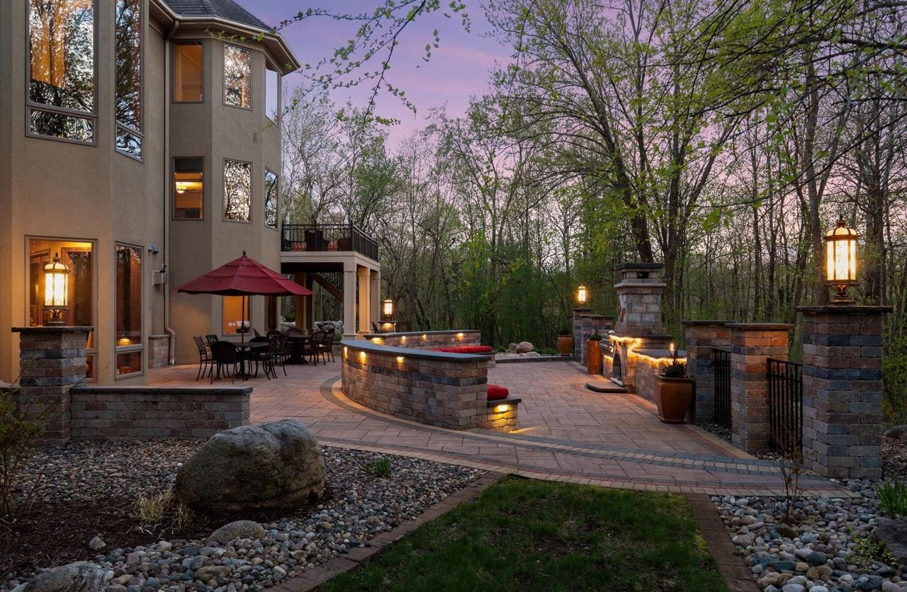 Outdoor Kitchen and Cedar Pergola